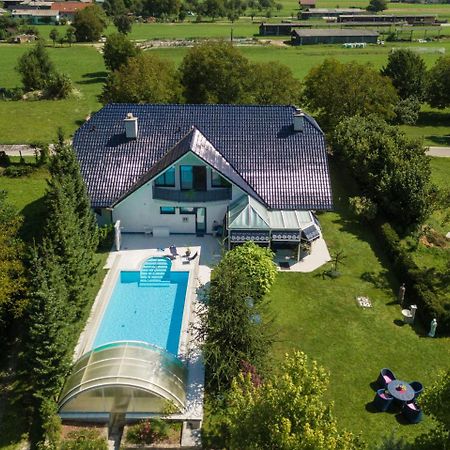 Modrin Apartments カムニーク エクステリア 写真