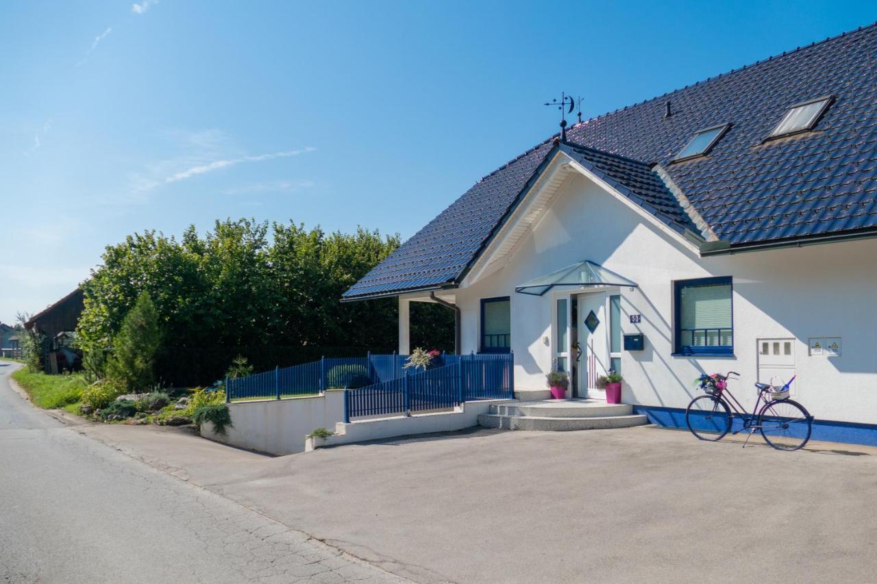 Modrin Apartments カムニーク エクステリア 写真