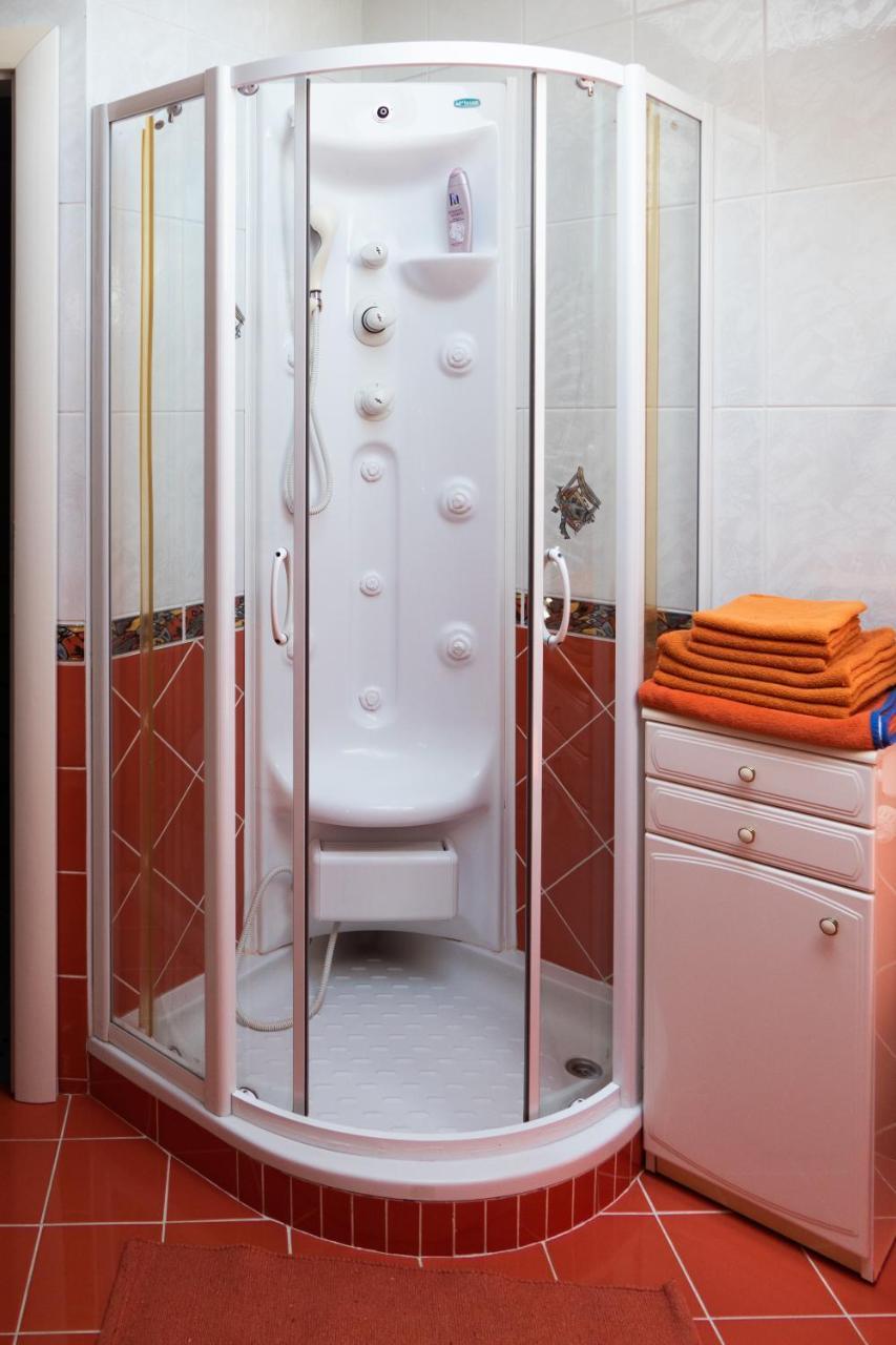 Modrin Apartments カムニーク エクステリア 写真