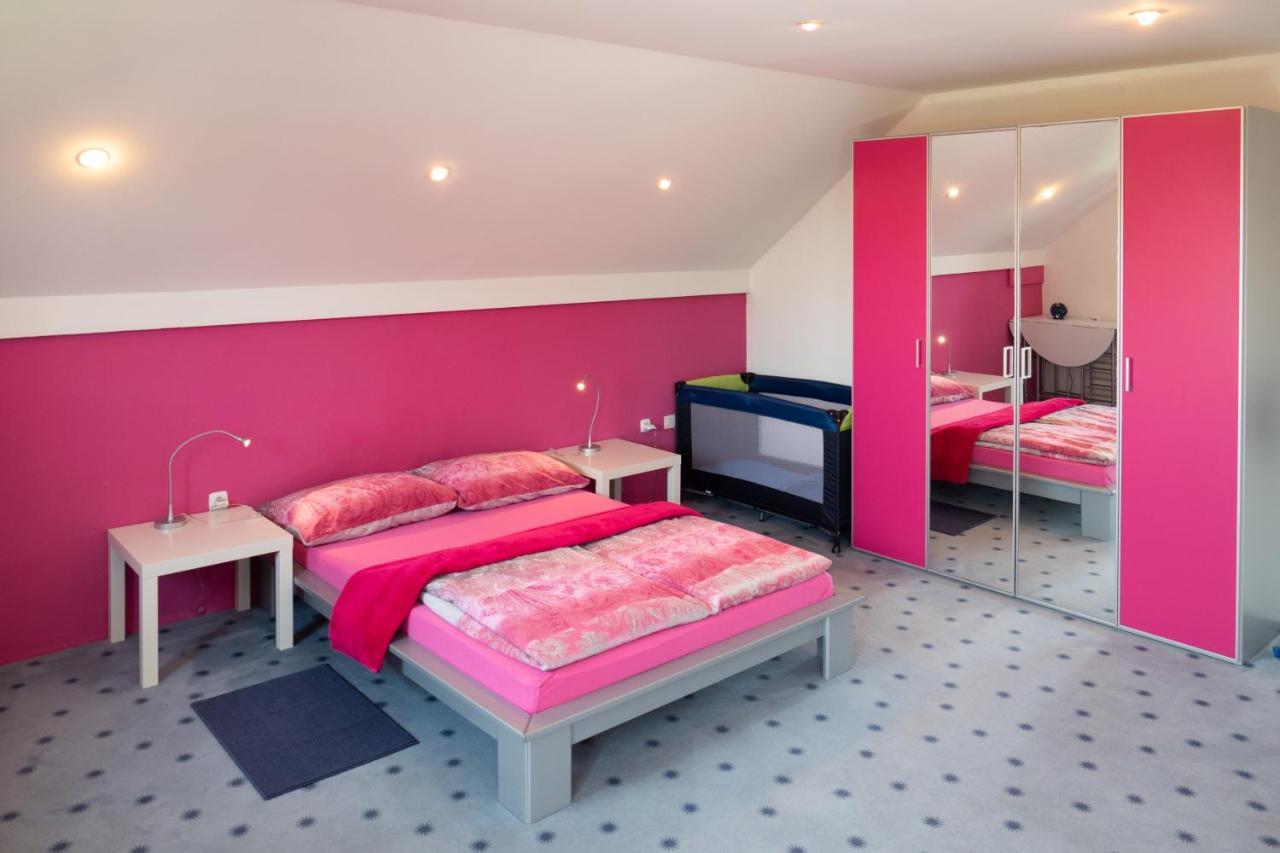 Modrin Apartments カムニーク エクステリア 写真