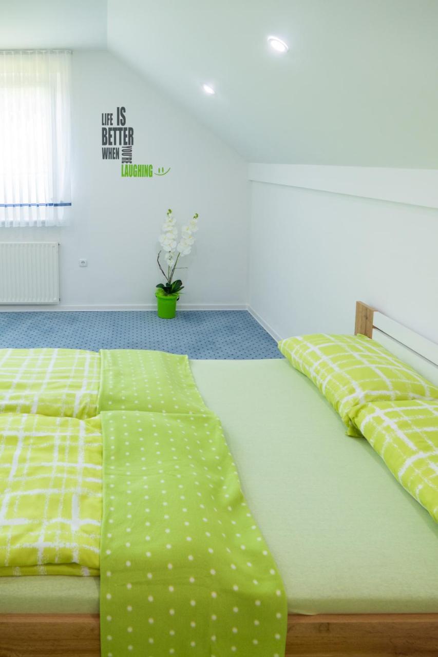 Modrin Apartments カムニーク エクステリア 写真