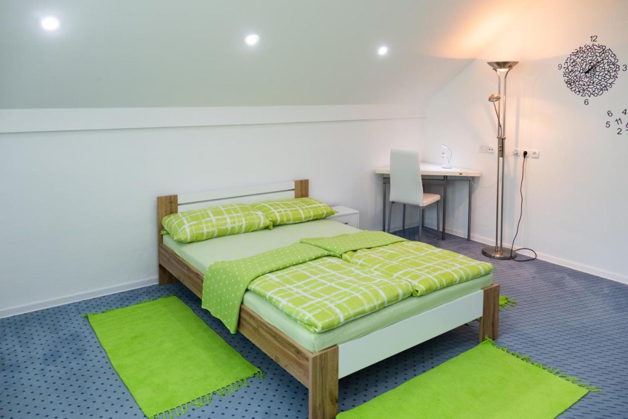 Modrin Apartments カムニーク エクステリア 写真
